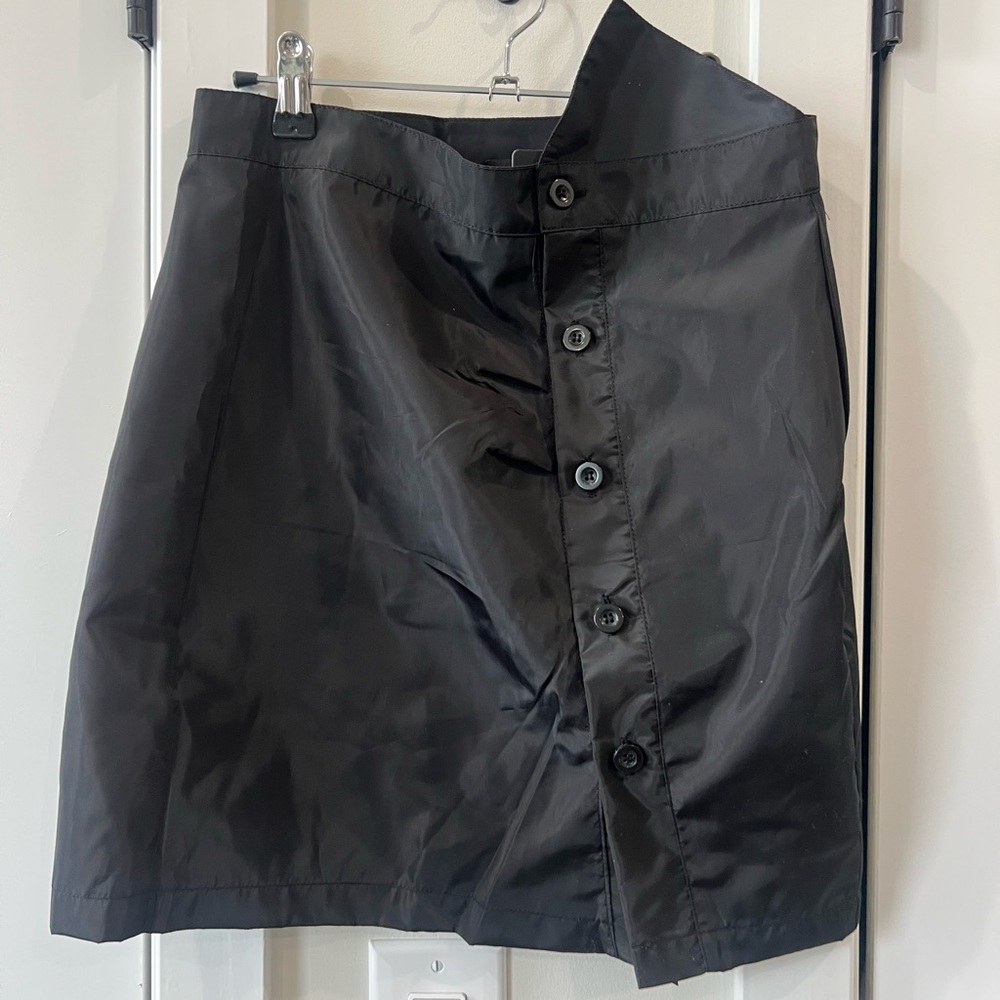 Pretty Little Thing - Black Fold Over Button-Up Skirt